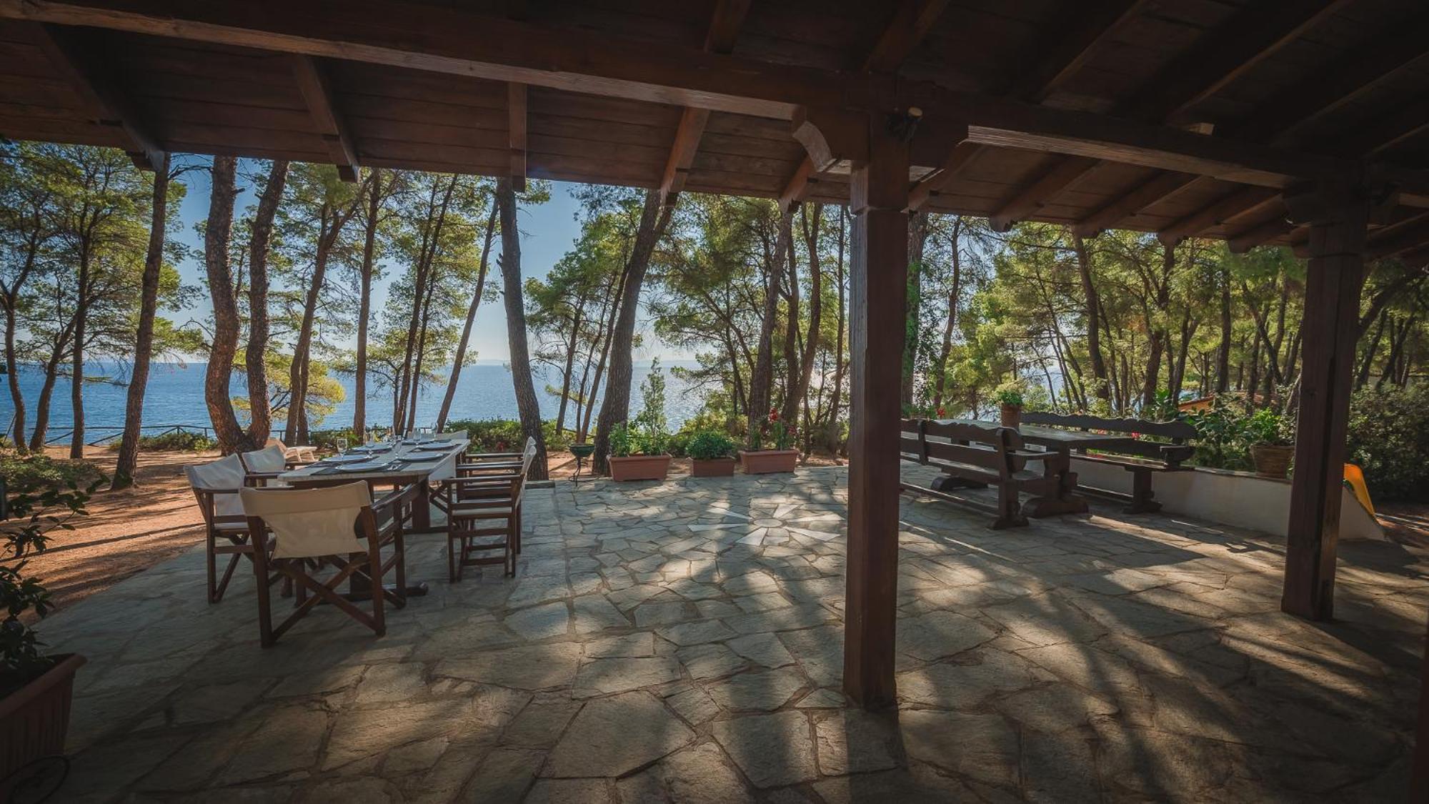 Squirrel Beach Front Villa, Metamorfosi Luaran gambar