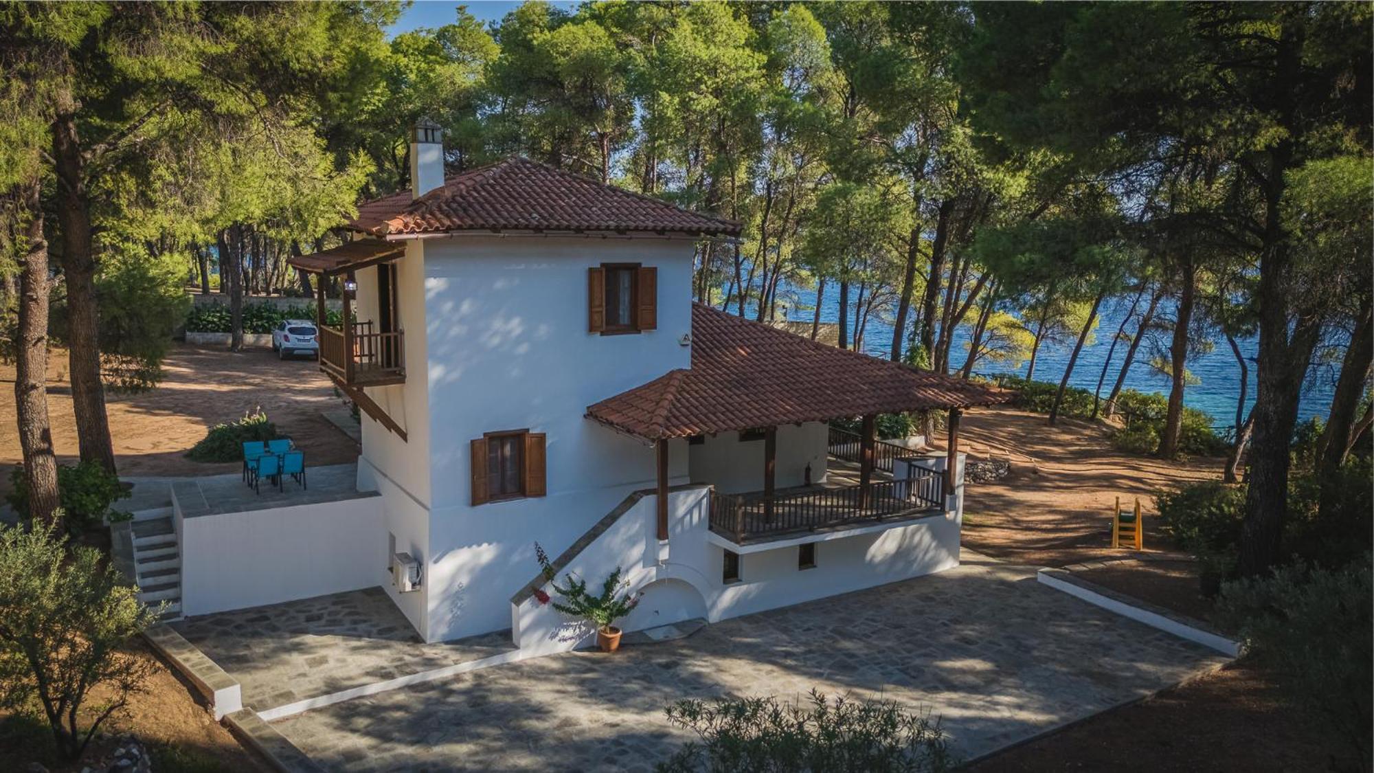 Squirrel Beach Front Villa, Metamorfosi Luaran gambar