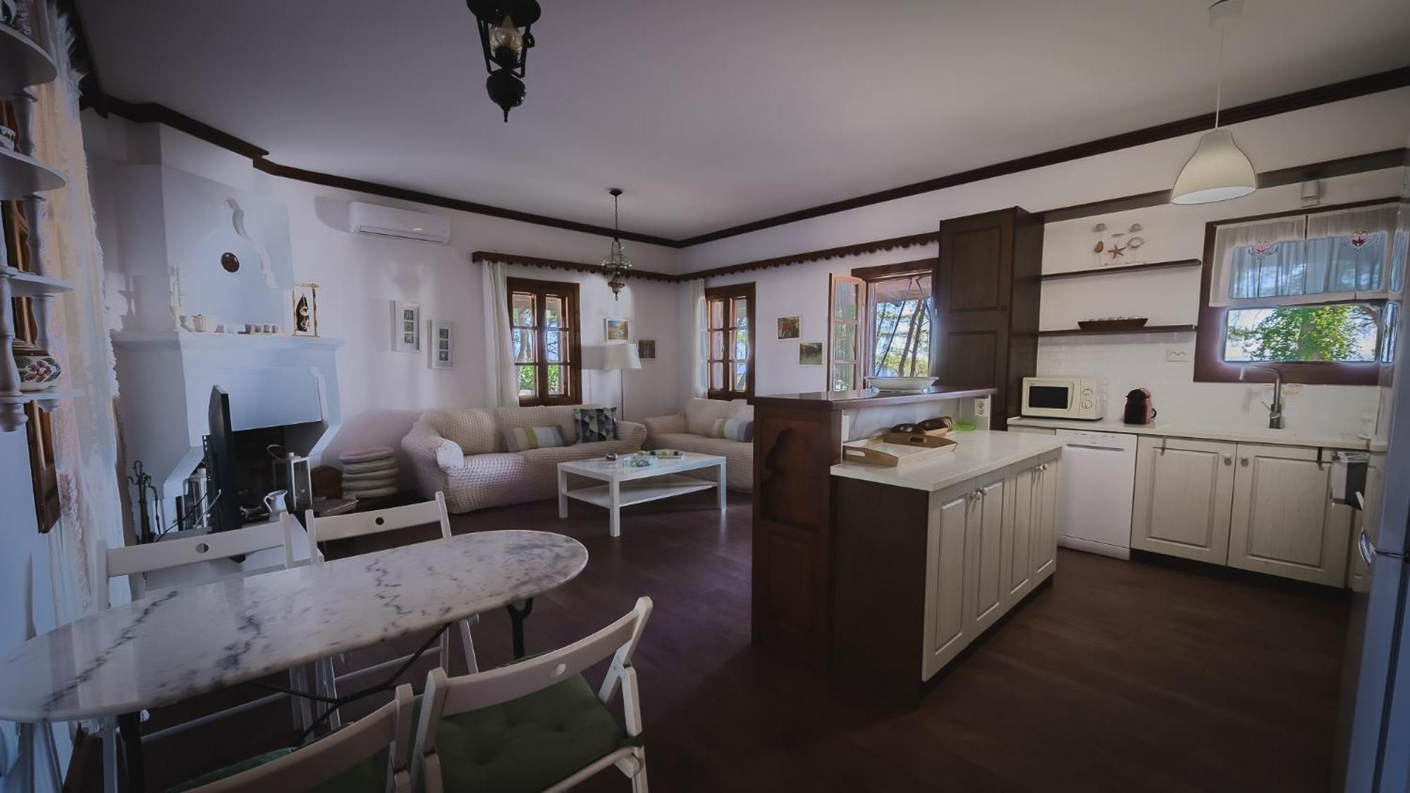 Squirrel Beach Front Villa, Metamorfosi Luaran gambar